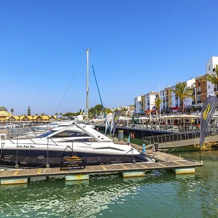 Penthouse Escape With Large Terrace, Pool & Garden *