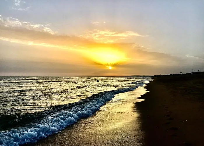 Apartament Penthouse Escape With Large Terrace, Pool & Garden *