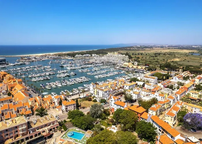 Penthouse Escape With Large Terrace, Pool & Garden