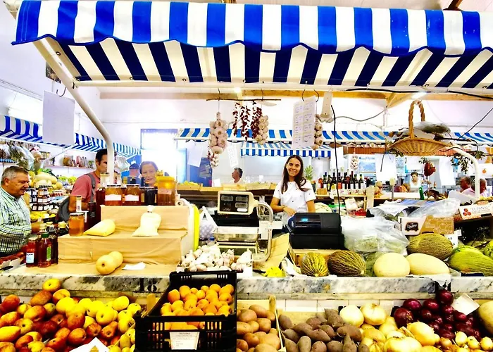 Apartament Penthouse Escape With Large Terrace, Pool & Garden *