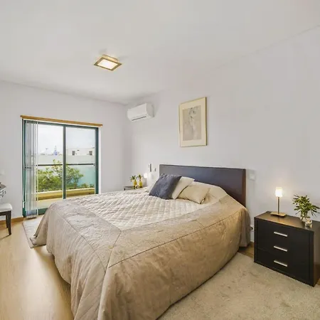 Apartamento Penthouse Escape With Large Terrace, Pool & Garden