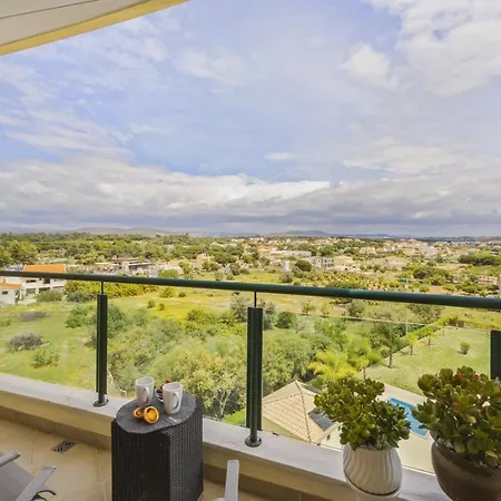 Apartment Penthouse Escape With Large Terrace, Pool & Garden