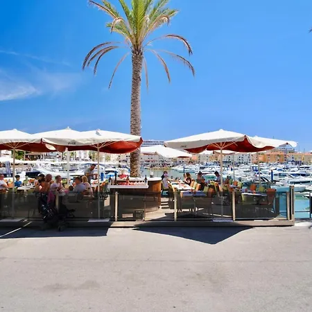 Penthouse Escape With Large Terrace, Pool & Garden Apartment Quarteira