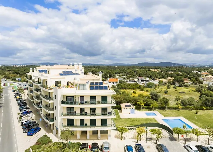 Penthouse Escape With Large Terrace, Pool & Garden